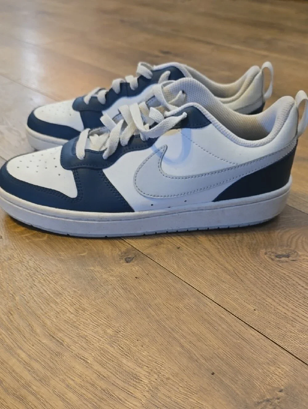 Nike Kids Low-Top Sneakers in White and Navy